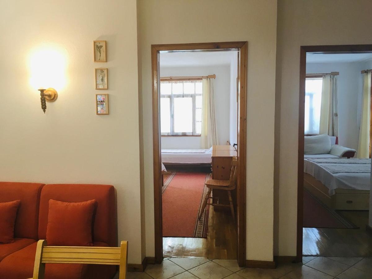 Guest House Barbov Обзор Екстер'єр фото