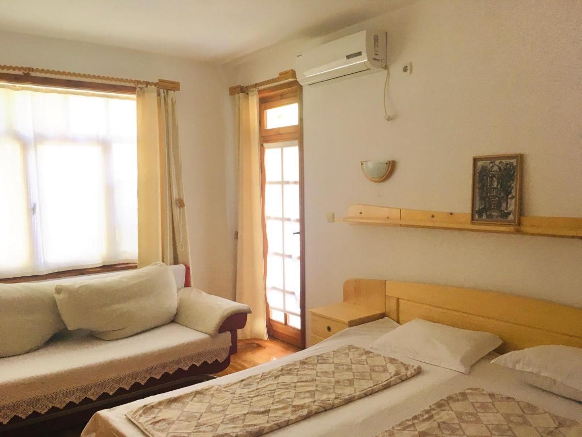 Guest House Barbov Обзор Екстер'єр фото